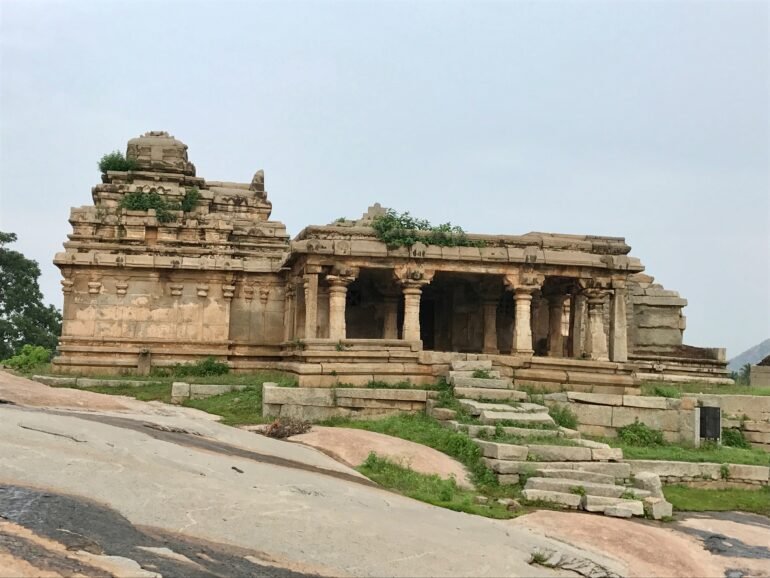 Hemakuta Hill - A Fortified Highland Of Hampi - hospet.online