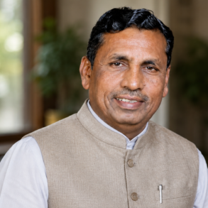 K H Muniyappa given charge of Ballari and Vijayanagara districts