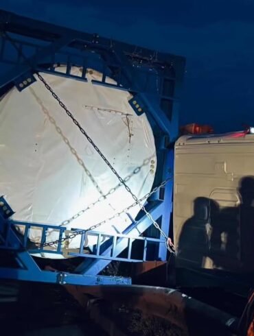 Wind Turbine Wing Blocks National Highway-50 near Near Hospet Tunnel