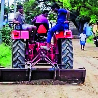 Handral, Koppal Youths Fill Potholes on Village Road Ahead of Ganesh Festival