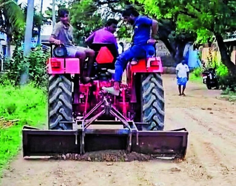 Handral, Koppal Youths Fill Potholes on Village Road Ahead of Ganesh Festival