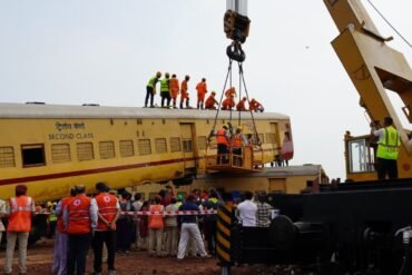 South Western Railway conducts mock rescue drill at Hospet yard to save 18 trapped passengers