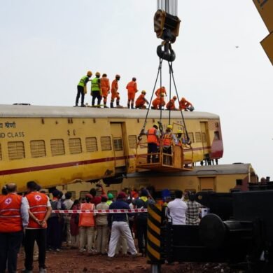 South Western Railway conducts mock rescue drill at Hospet yard to save 18 trapped passengers