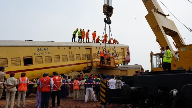 South Western Railway conducts mock rescue drill at Hospet yard to save 18 trapped passengers