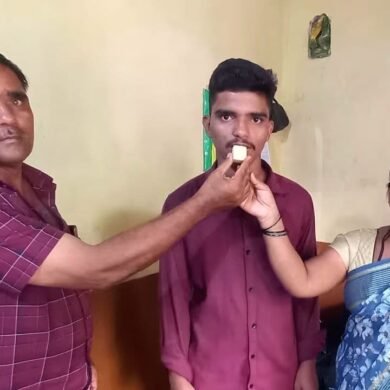 Koppal auto driver's children secure MBBS seats despite financial strain