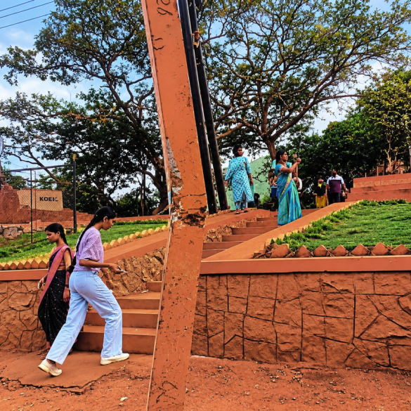 Tourists demand removal of broken utility pole at Sanduru viewpoint